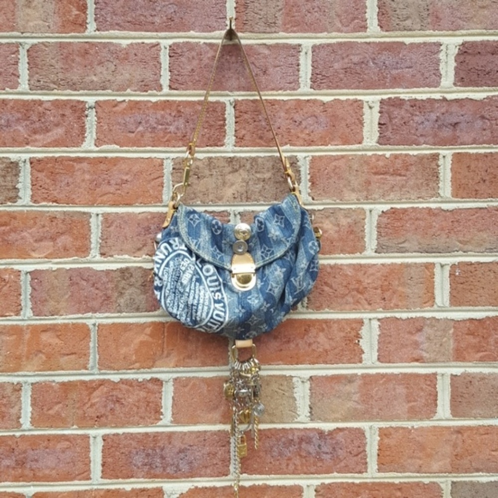 Auth Louis Vuitton Limited Edition Judy Blame Bag